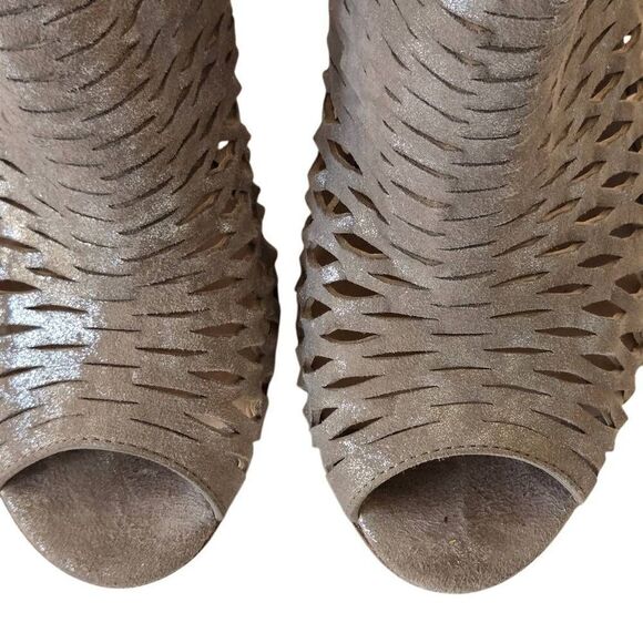 Paul Green Womens Suede Metallic Perforated Tracy Heel Booties Platinum Size 8 - Picture 7 of 12